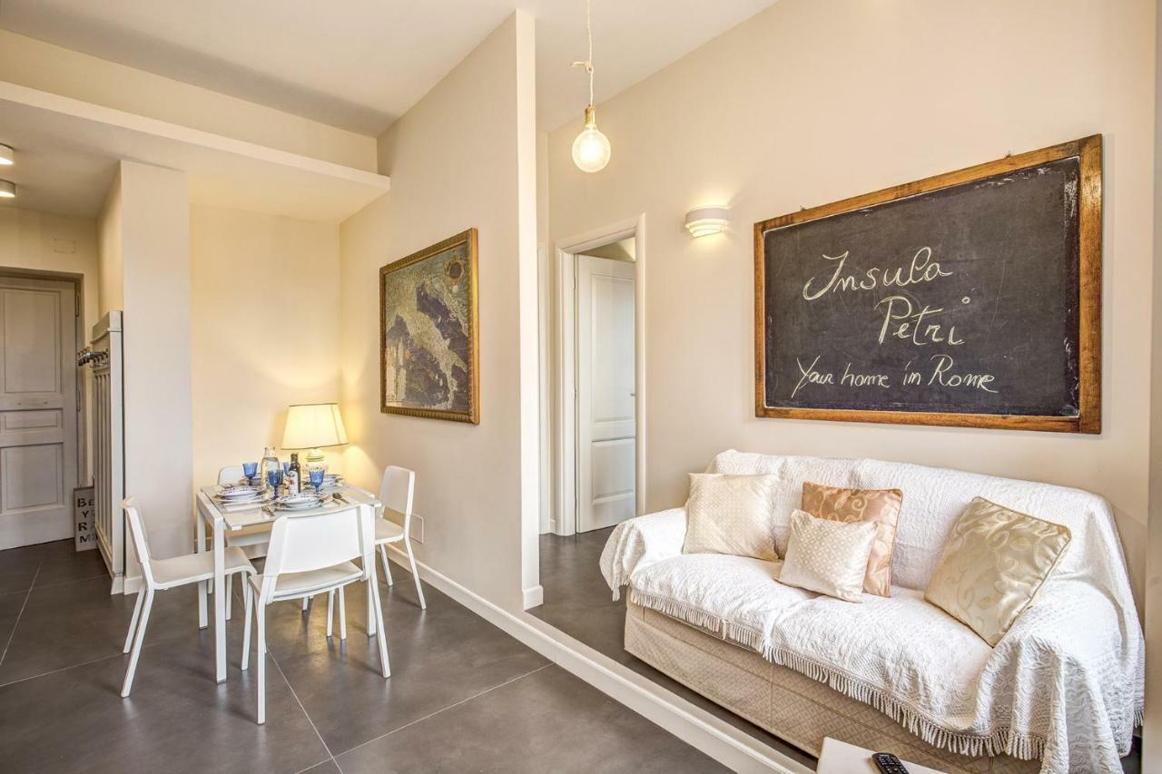 Insula Petri _ 2Bdr Apartment 로마 외부 사진